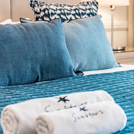Stunning With Sea Views شقة *