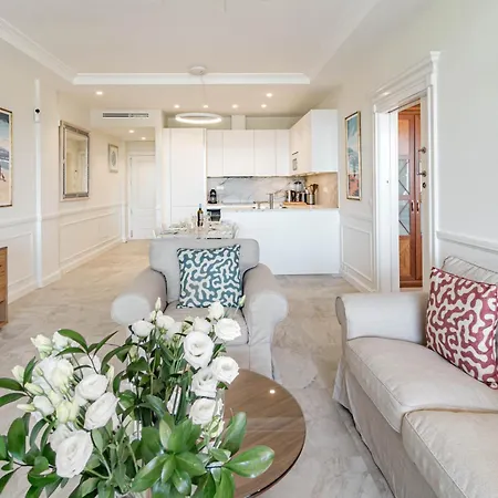 شقة Stunning With Sea Views *