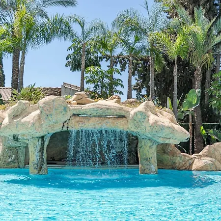 Stunning With Sea Views *
